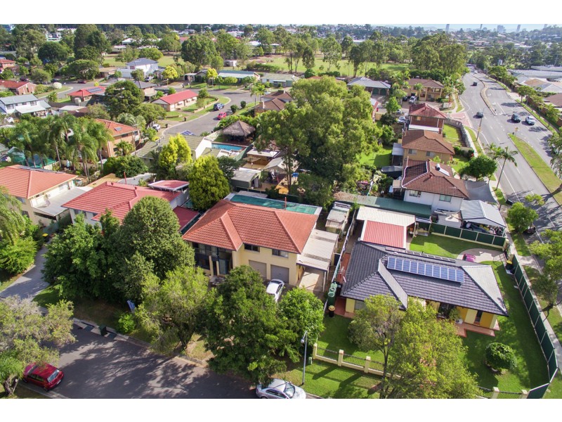 3 Eynsford Street, Carindale QLD 4152