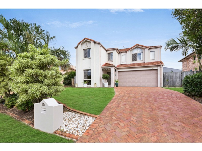 16 Clearmount Crescent, Carindale QLD 4152