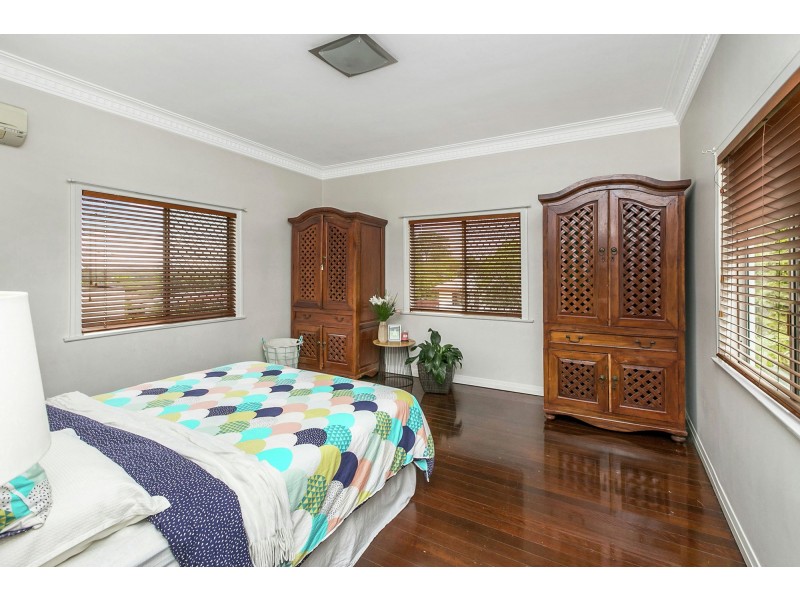 138 Broadwater Road, Mount Gravatt East QLD 4122