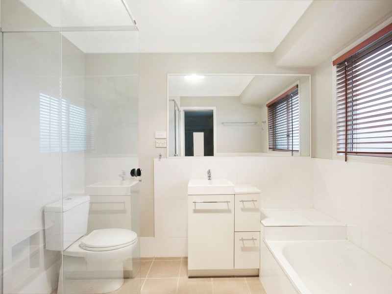 3 Acacia Close, Holland Park West QLD 4121