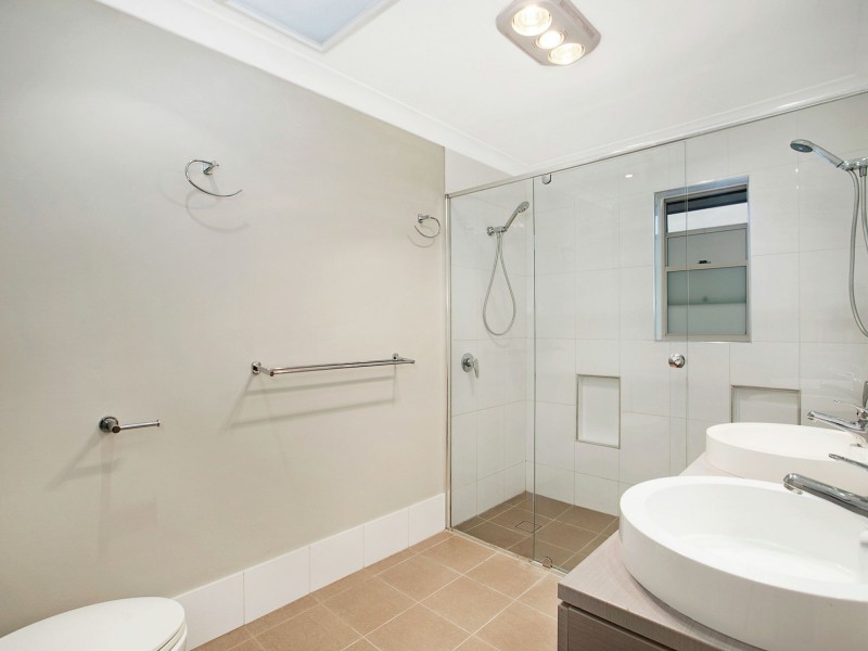 3 Acacia Close, Holland Park West QLD 4121