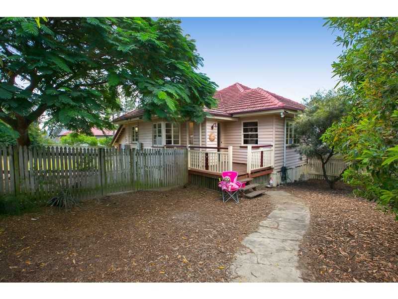 18 Hendren Street, Carina QLD 4152