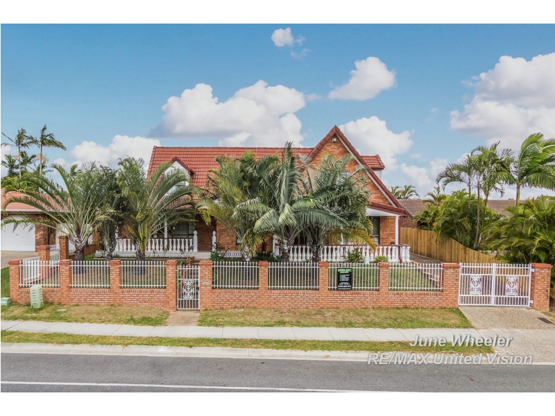 135 Meadowlands Road, Carindale QLD 4152