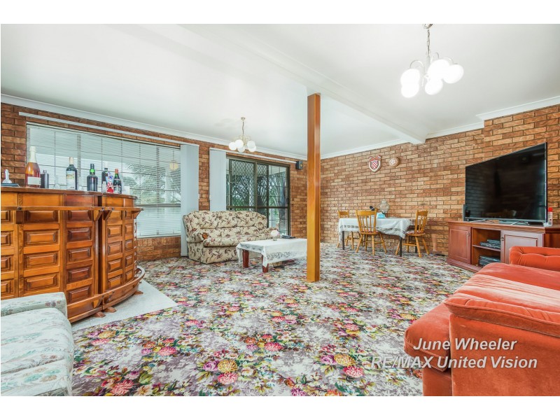 135 Meadowlands Road, Carindale QLD 4152