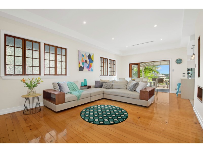 8 Perth Street, Camp Hill QLD 4152