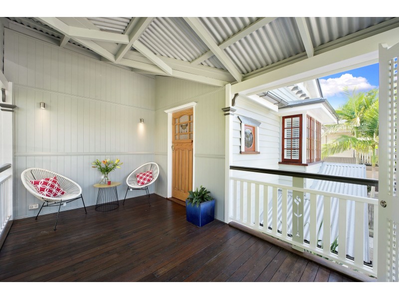 8 Perth Street, Camp Hill QLD 4152