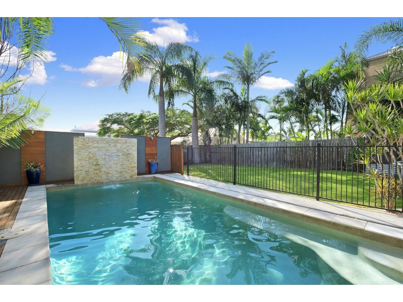 8 Perth Street, Camp Hill QLD 4152