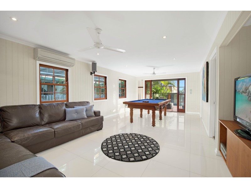 8 Perth Street, Camp Hill QLD 4152