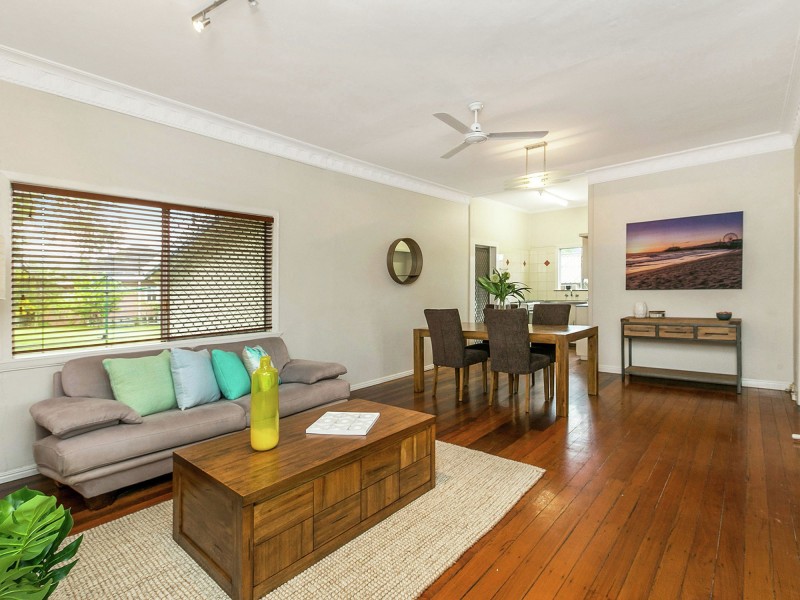 138 Broadwater Road, Mount Gravatt East QLD 4122