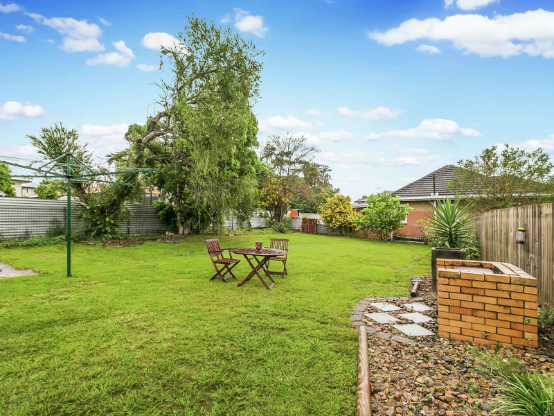 138 Broadwater Road, Mount Gravatt East QLD 4122