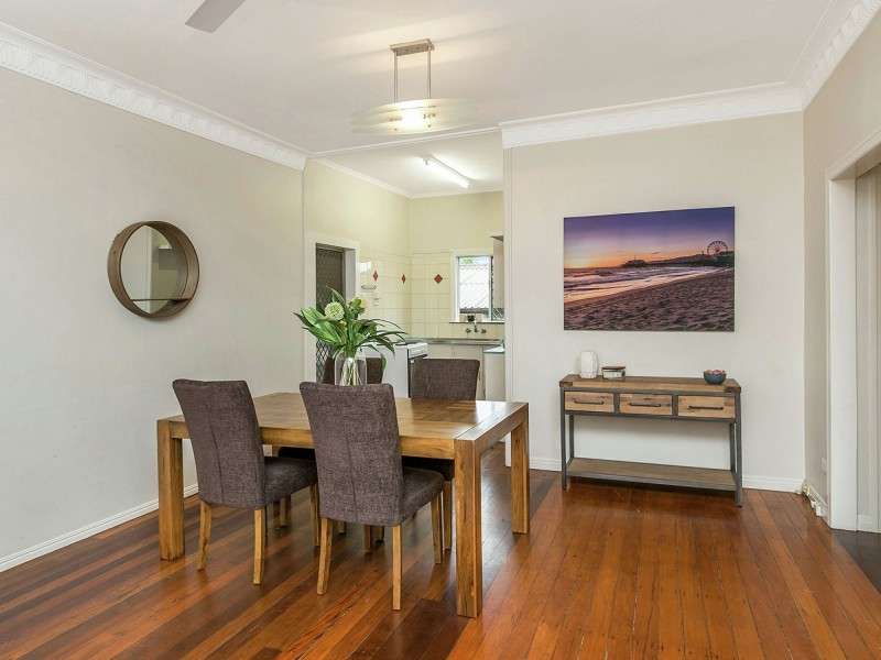 138 Broadwater Road, Mount Gravatt East QLD 4122