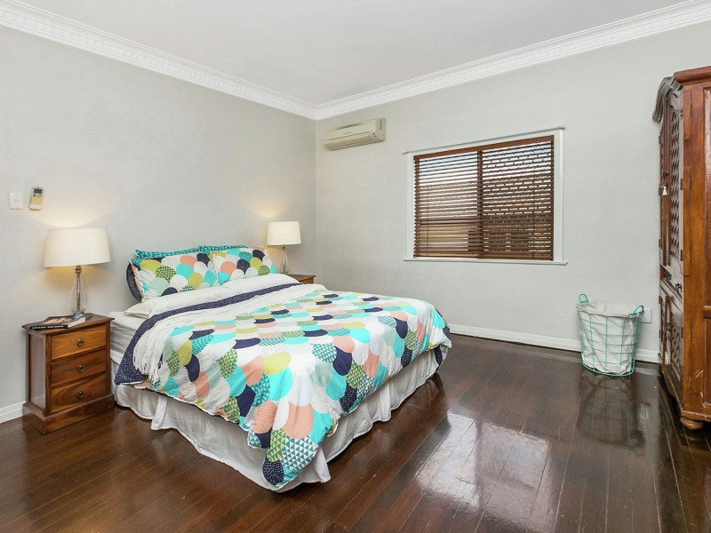 138 Broadwater Road, Mount Gravatt East QLD 4122