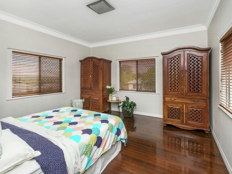 138 Broadwater Road, Mount Gravatt East QLD 4122