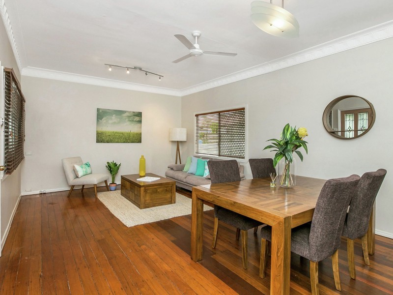 138 Broadwater Road, Mount Gravatt East QLD 4122