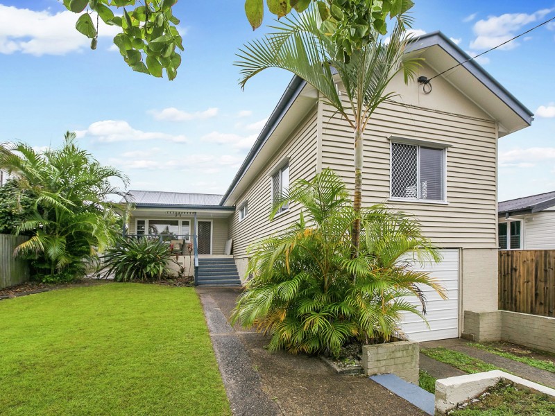 138 Broadwater Road, Mount Gravatt East QLD 4122