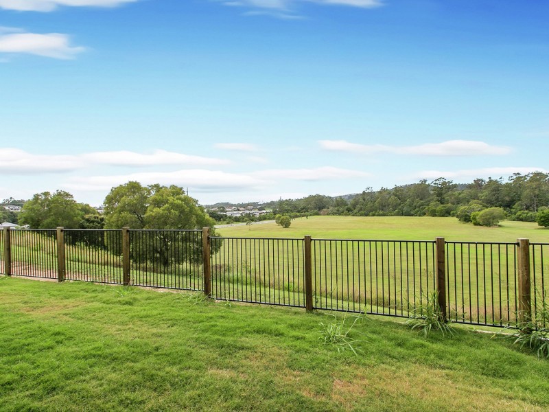 14 Panorama Place, Upper Kedron QLD 4055