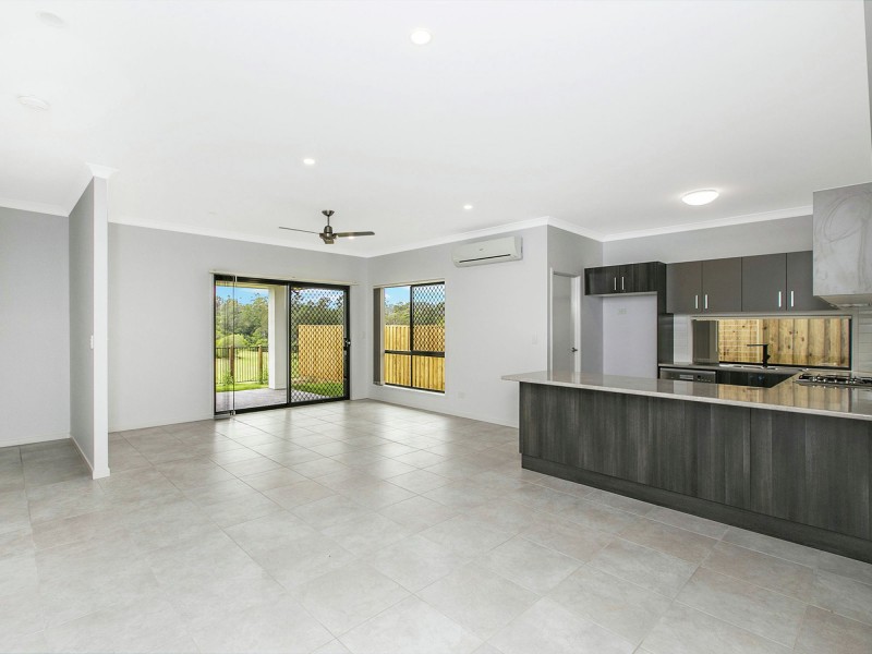 14 Panorama Place, Upper Kedron QLD 4055