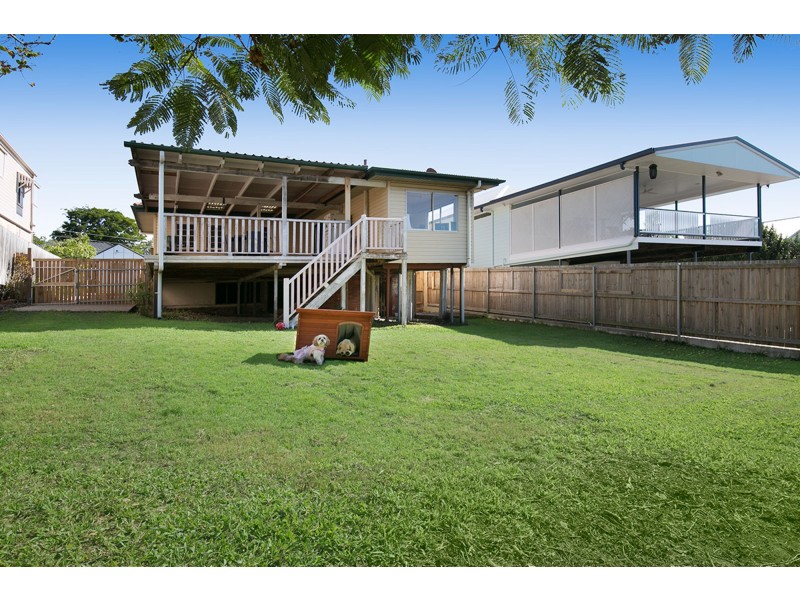 19 Clara Street, Camp Hill QLD 4152