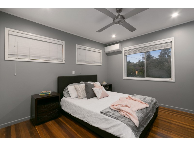 18 Crown Road, Alexandra Hills QLD 4161