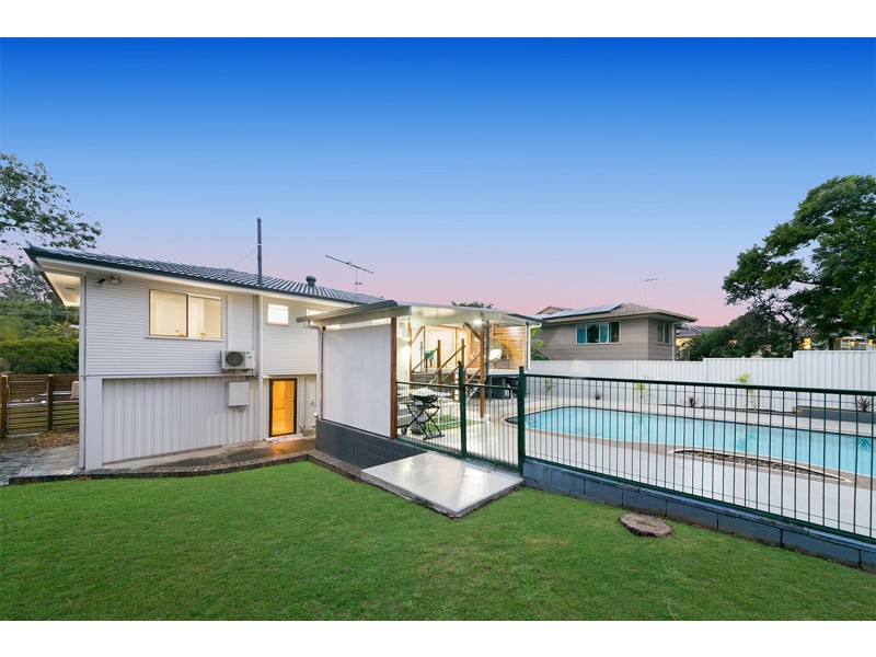 18 Crown Road, Alexandra Hills QLD 4161