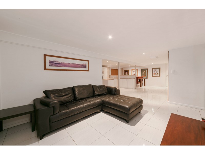 18 Crown Road, Alexandra Hills QLD 4161