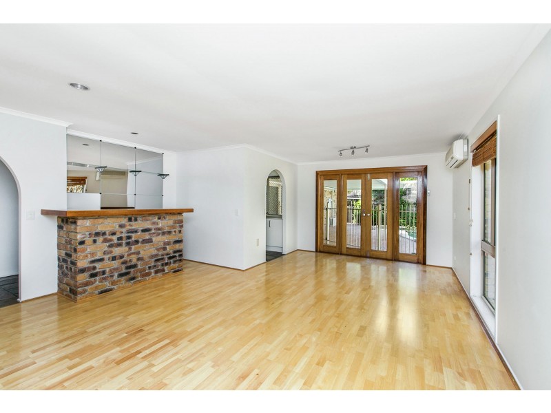 14 Eromanga Street, Carindale QLD 4152