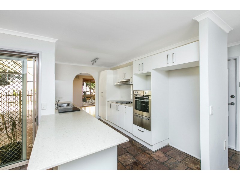 14 Eromanga Street, Carindale QLD 4152