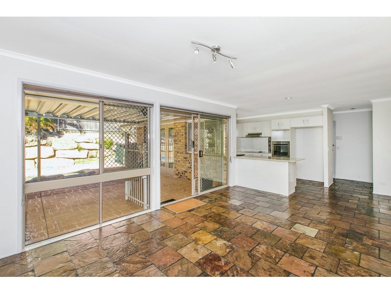 14 Eromanga Street, Carindale QLD 4152