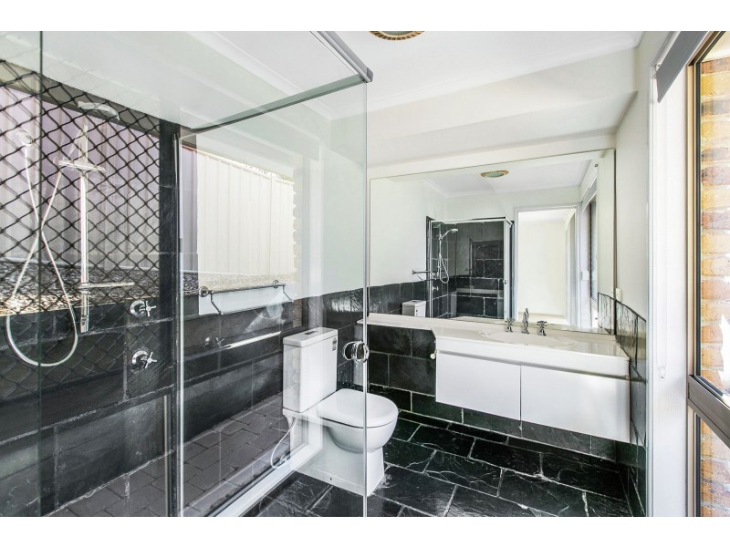 14 Eromanga Street, Carindale QLD 4152