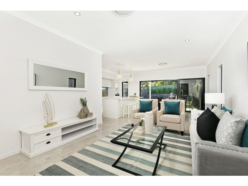 9 Rainsby Court, Carindale QLD 4152