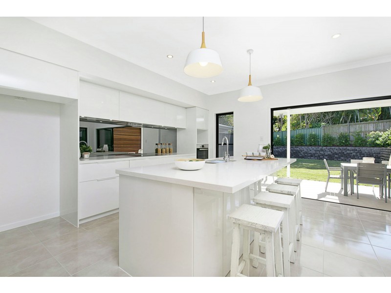 9 Rainsby Court, Carindale QLD 4152