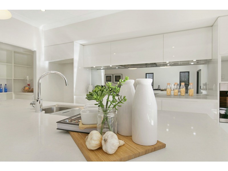 9 Rainsby Court, Carindale QLD 4152