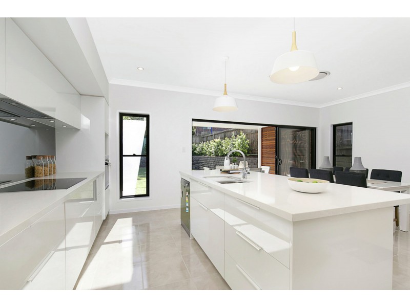 9 Rainsby Court, Carindale QLD 4152