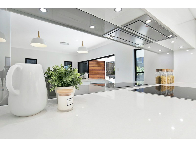 9 Rainsby Court, Carindale QLD 4152