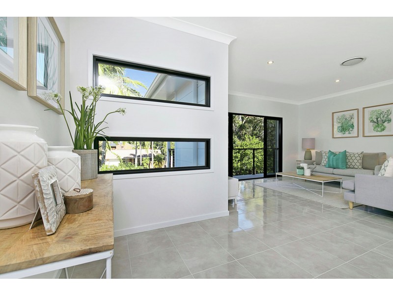 9 Rainsby Court, Carindale QLD 4152