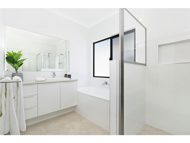 9 Rainsby Court, Carindale QLD 4152