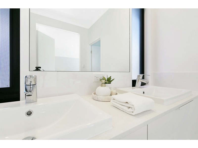 9 Rainsby Court, Carindale QLD 4152