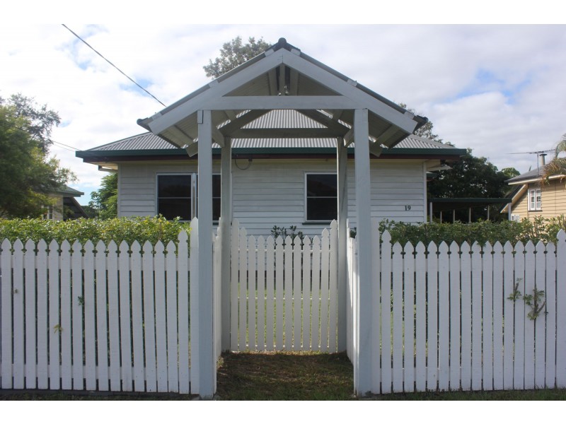 19 Malthus Street, Carina QLD 4152