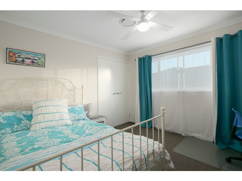 27 Nelson Place, Carindale QLD 4152