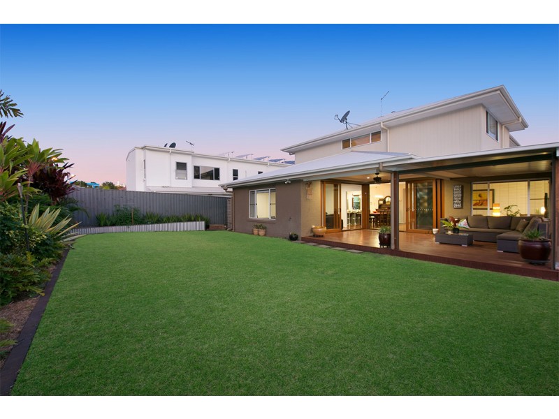 27 Nelson Place, Carindale QLD 4152