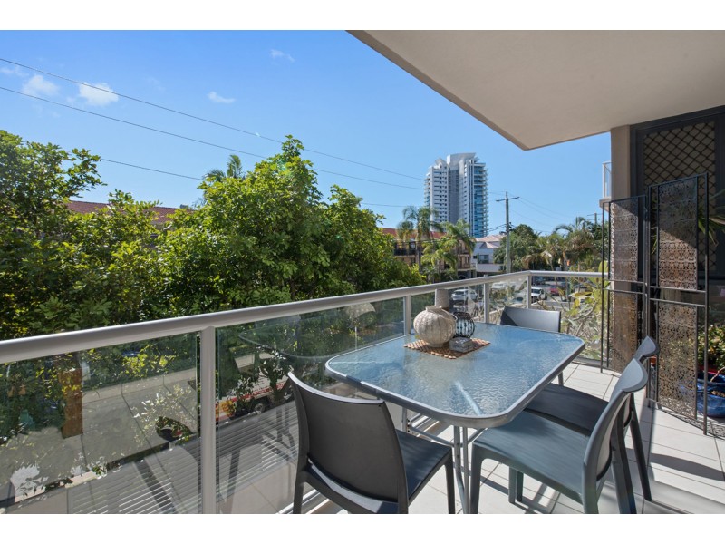 6/12 Bradford Street, Labrador QLD 4215