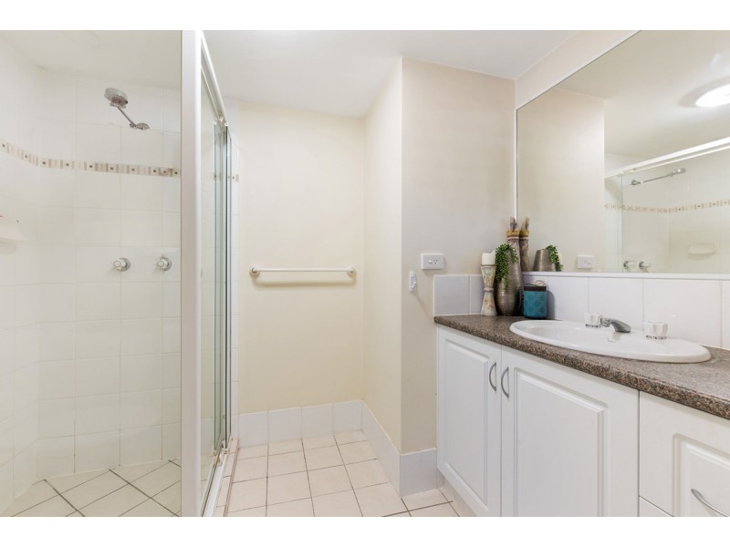 6/12 Bradford Street, Labrador QLD 4215