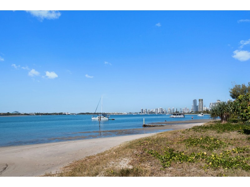 6/12 Bradford Street, Labrador QLD 4215