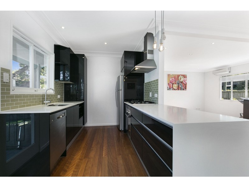 19 Acworth Street, Kenmore QLD 4069