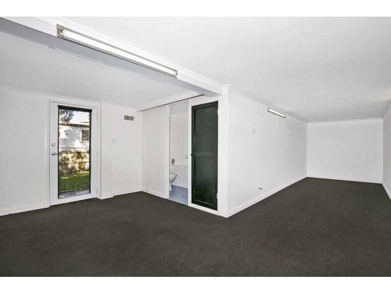 19 Acworth Street, Kenmore QLD 4069