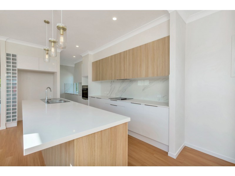 19 Grainger Street, Wynnum QLD 4178