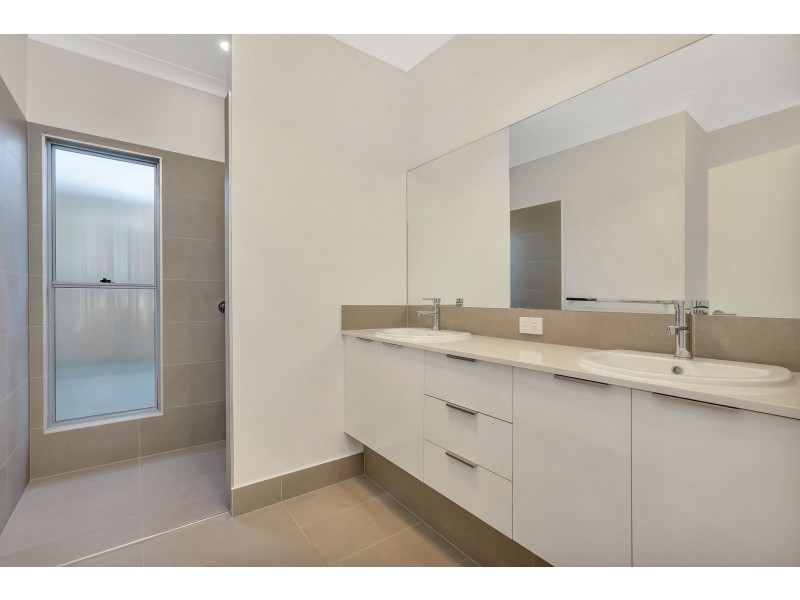 19 Grainger Street, Wynnum QLD 4178