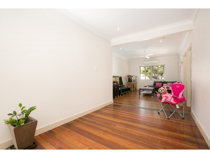 18 Hendren Street, Carina QLD 4152