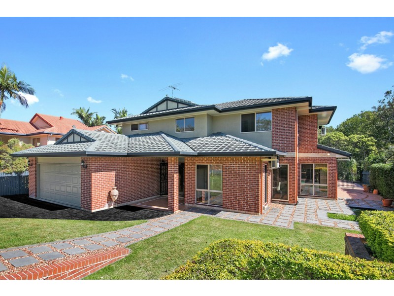 64 St Andrews Crescent, Carindale QLD 4152
