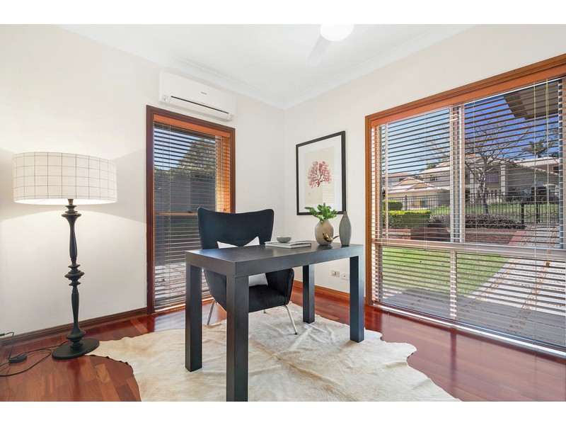 64 St Andrews Crescent, Carindale QLD 4152